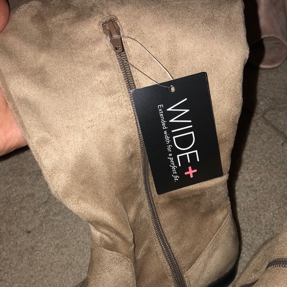 Boots - Picture 4 of 7